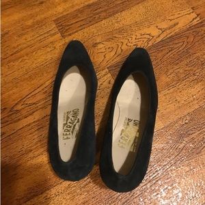 NWOB Salvatore Ferragamo low Heels pumps